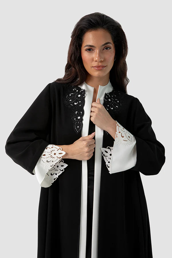 SM2520 – THE ARTISANAL CONTRAST FLARED ABAYA