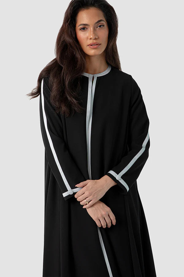 SM2518 – THE REFINED CONTRAST FLARED ABAYA