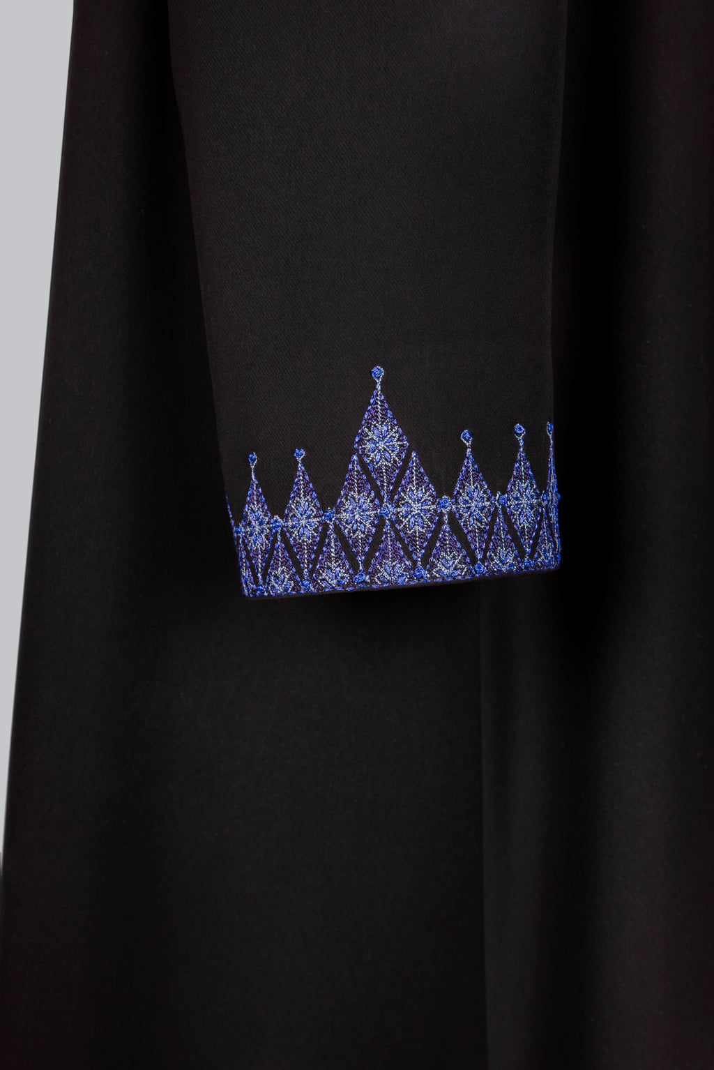 SM2625   MANTLE  ABAYA