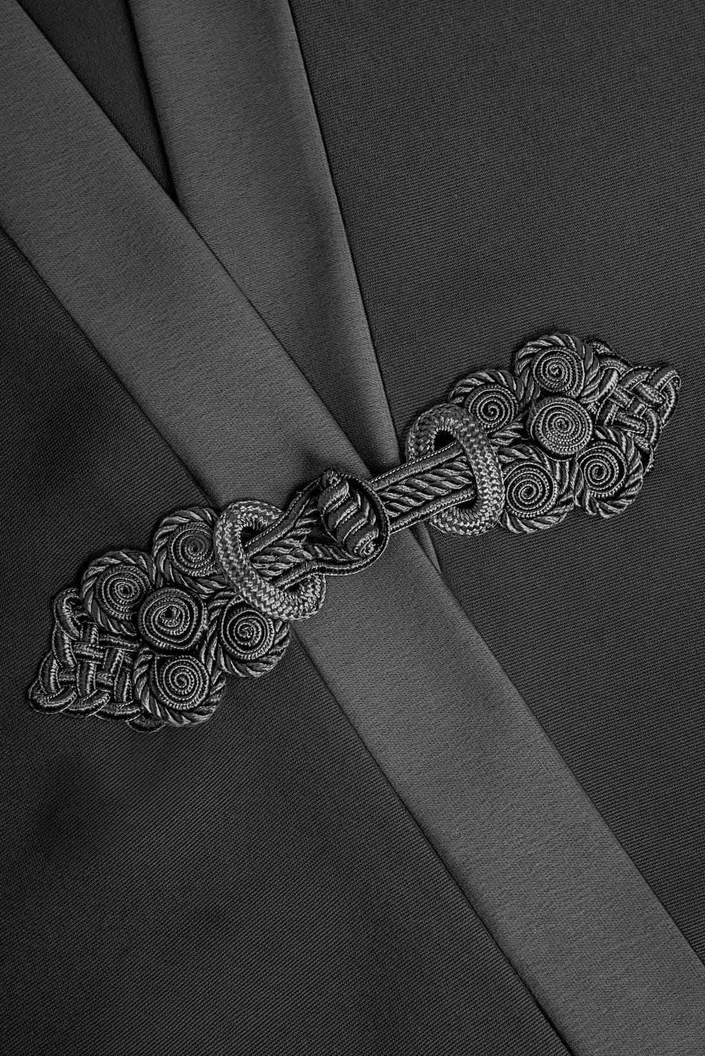 SM2636   INSIGNIA  ABAYA